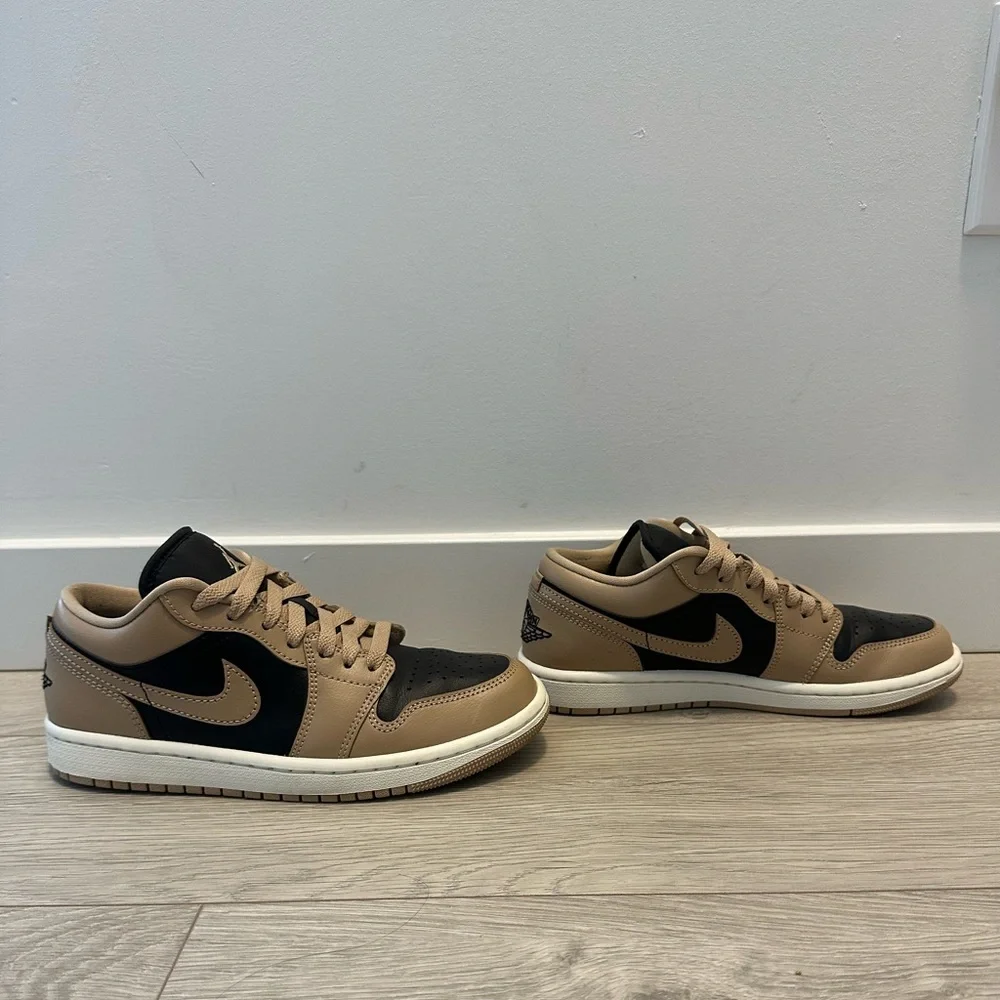Nike Air Jordan 1 Low - Picture 3 of 13